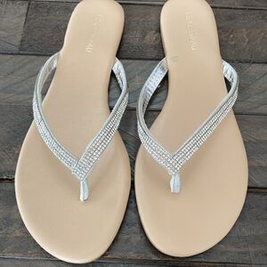 Le château sandals. US 7.5. Bought for a wedding and decided not to wear them